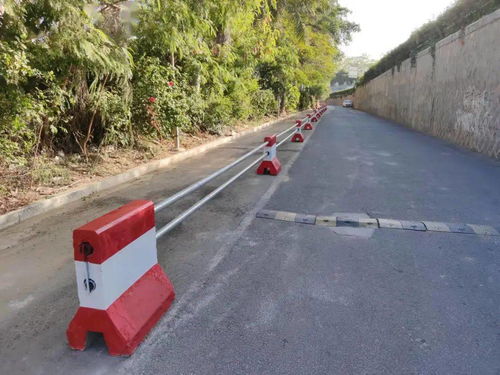 分 出安全 石鼓山立交輔道處增設(shè)機(jī)非隔離設(shè)施